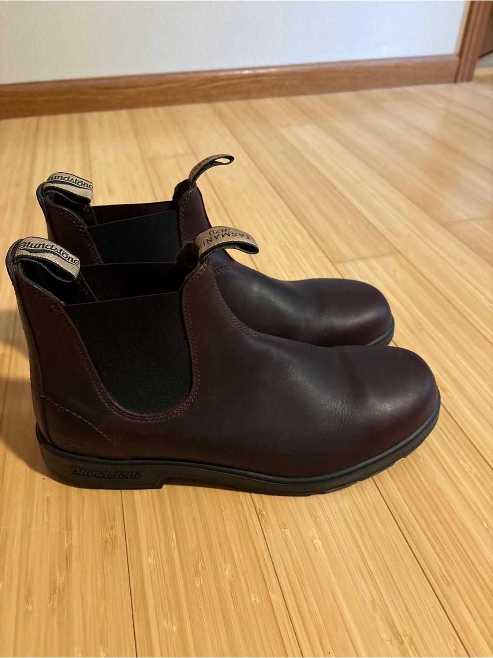 Blundstone Chelsea Boots in Auburn